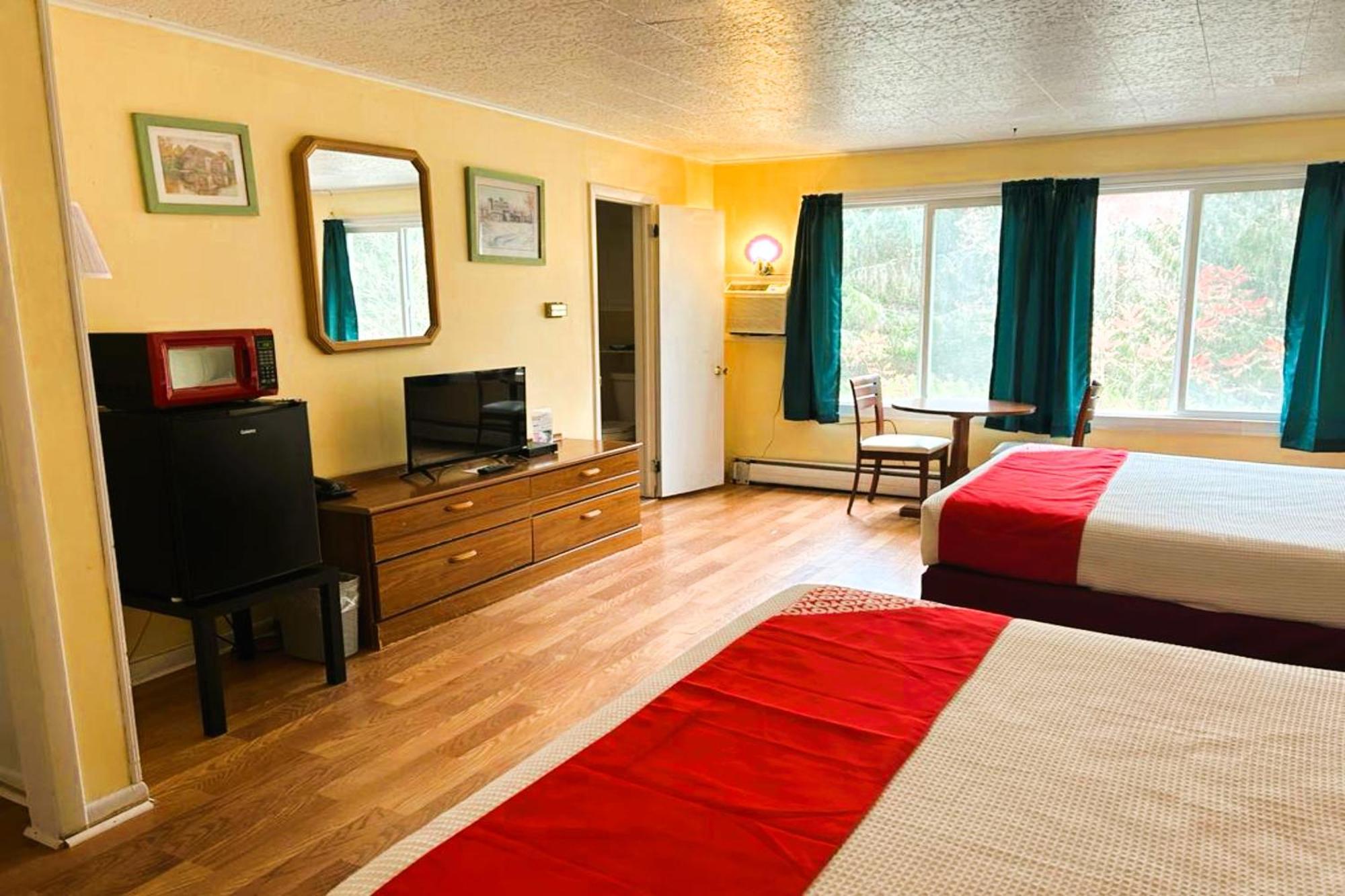 Buena Vista Inn Motel Delhi Εξωτερικό φωτογραφία